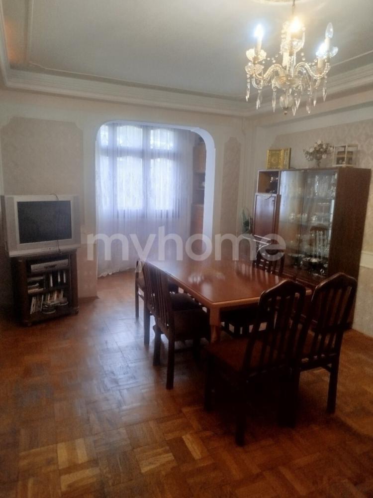 Bakı şəhəri 110m² mənzil satılır