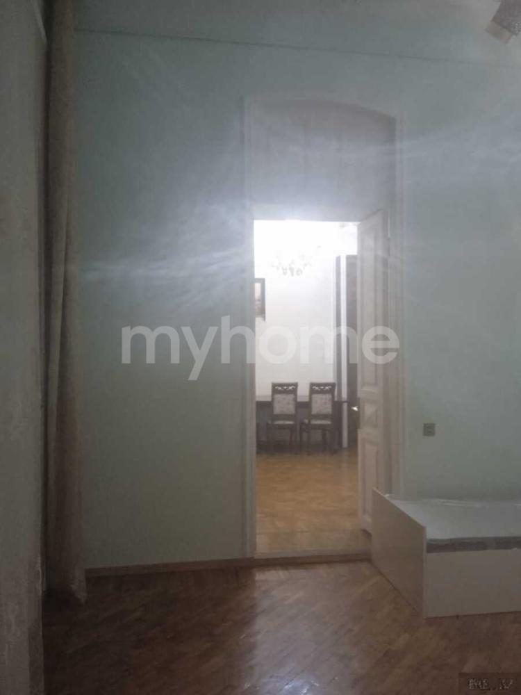 Bakı şəhəri 65m² mənzil kirayə verilir