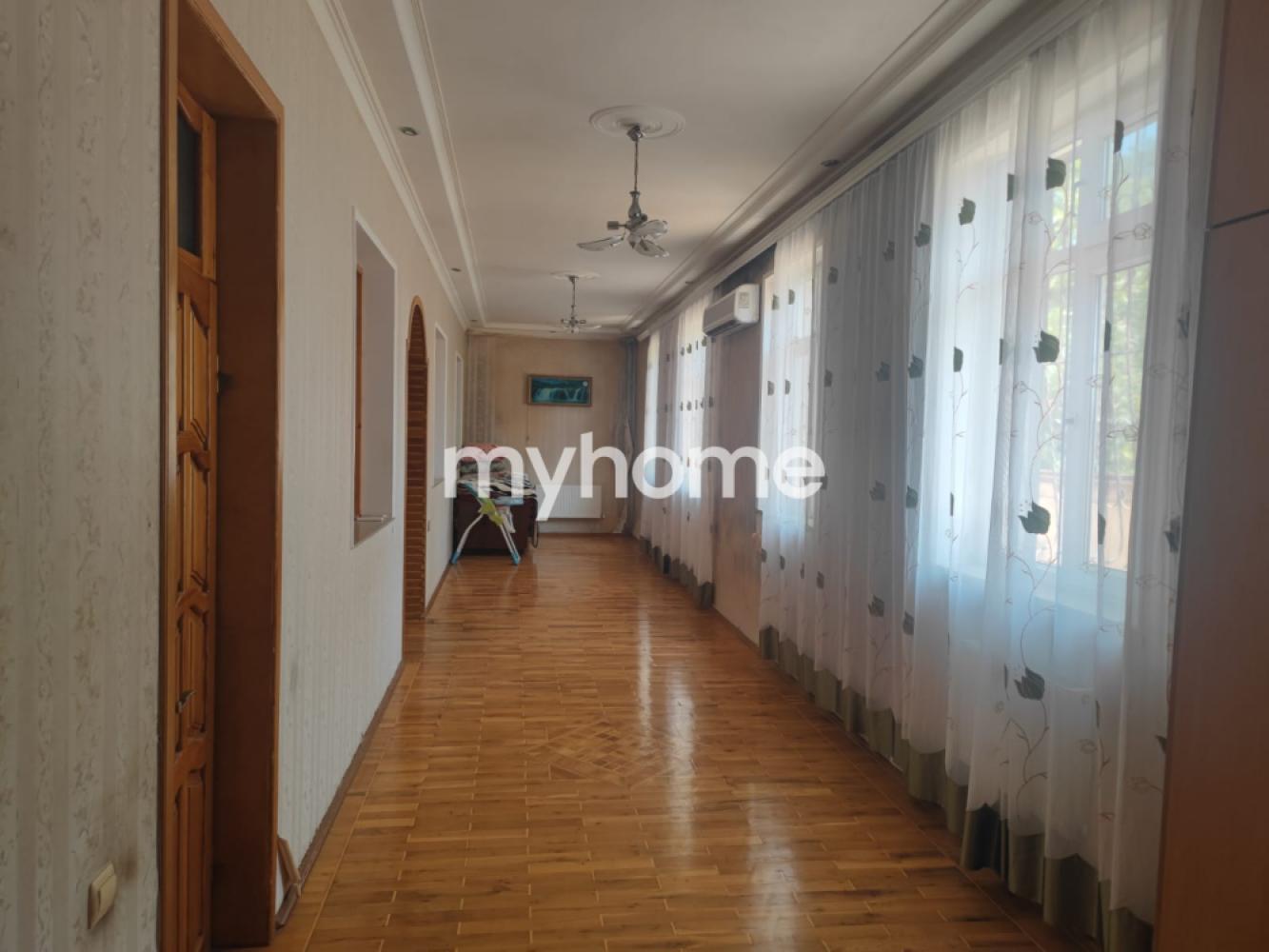 Yeni Corat qəsəbəsində 200m² həyət evi satılır Yeni Corat qəsəbəsində 200m² həyət evi satılır