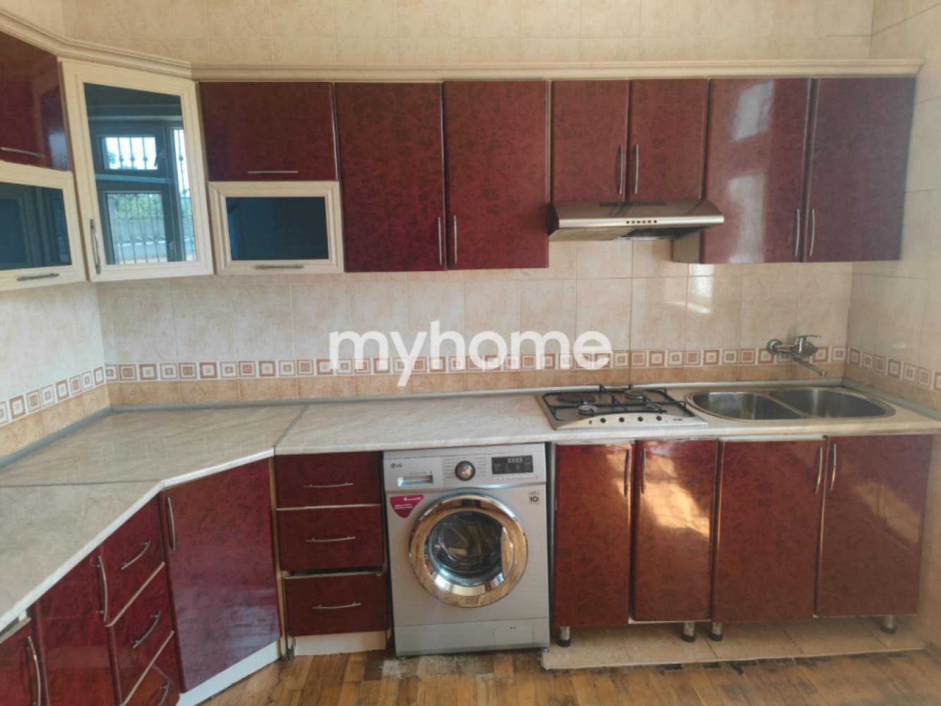 Yeni Corat qəsəbəsində 200m² həyət evi satılır Yeni Corat qəsəbəsində 200m² həyət evi satılır