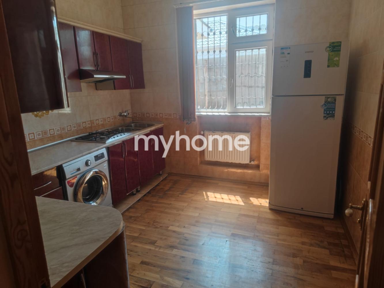 Yeni Corat qəsəbəsində 200m² həyət evi satılır Yeni Corat qəsəbəsində 200m² həyət evi satılır