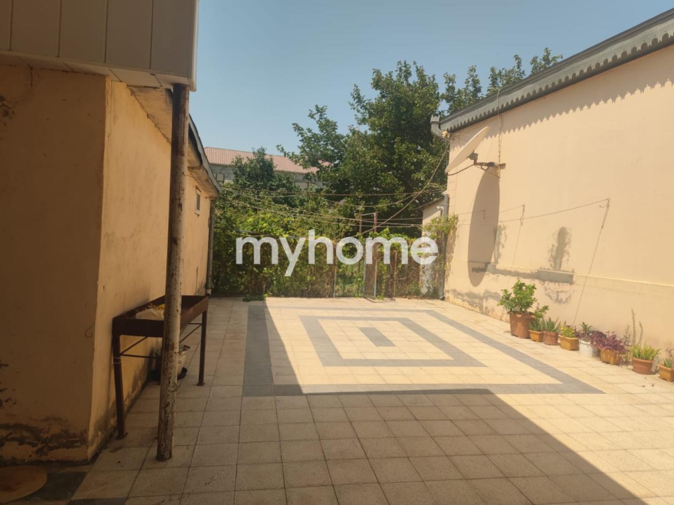 Yeni Corat qəsəbəsində 200m² həyət evi satılır Yeni Corat qəsəbəsində 200m² həyət evi satılır