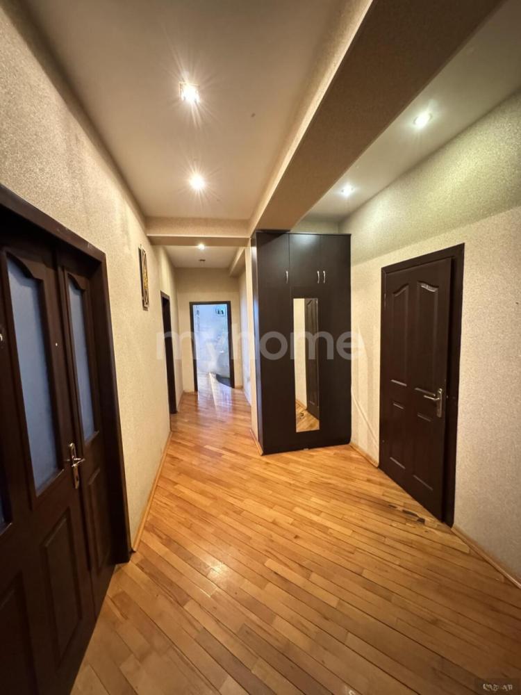 Bakı şəhəri 95m² mənzil kirayə verilir