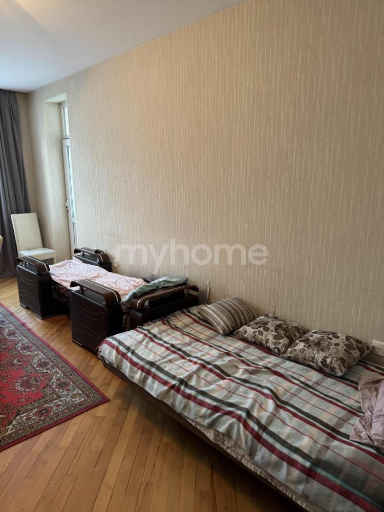Bakı şəhəri 95m² mənzil kirayə verilir