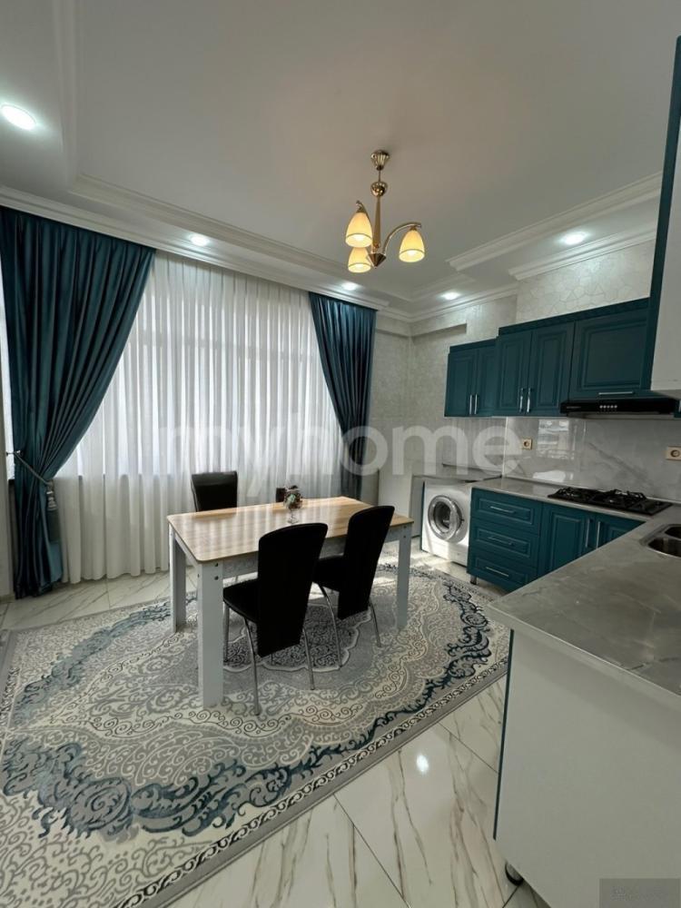 Gəncə şəhəri 105m² mənzil satılır