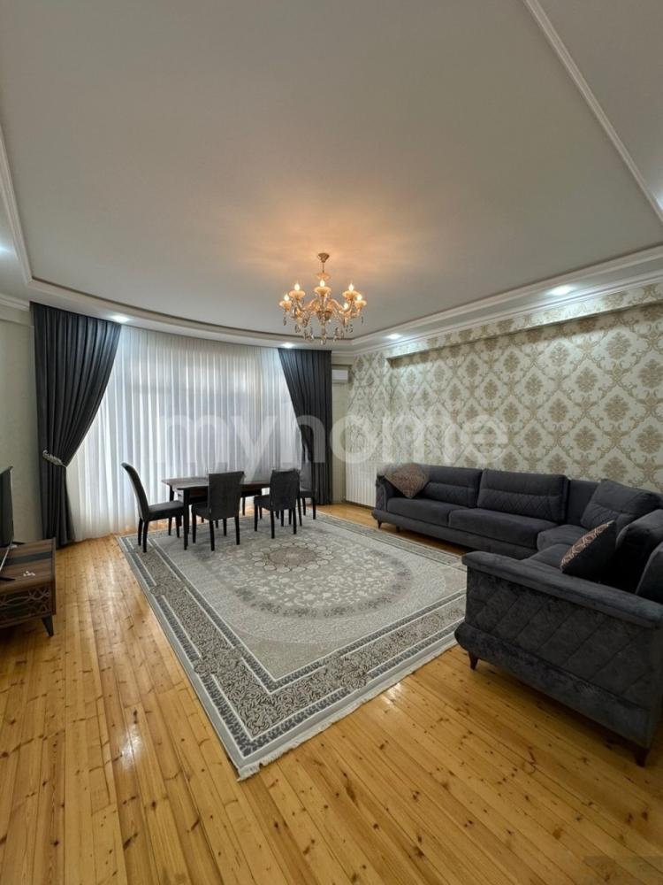 Gəncə şəhəri 105m² mənzil satılır