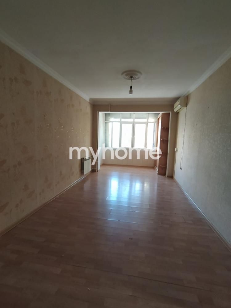 Bakıxanov qəsəbəsi 56m² mənzil satılır