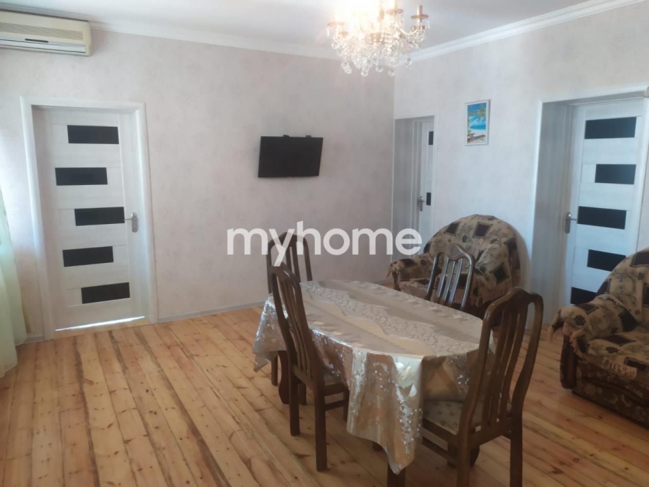 Buzovna qəsəbəsi 200m² həyət evi satılır