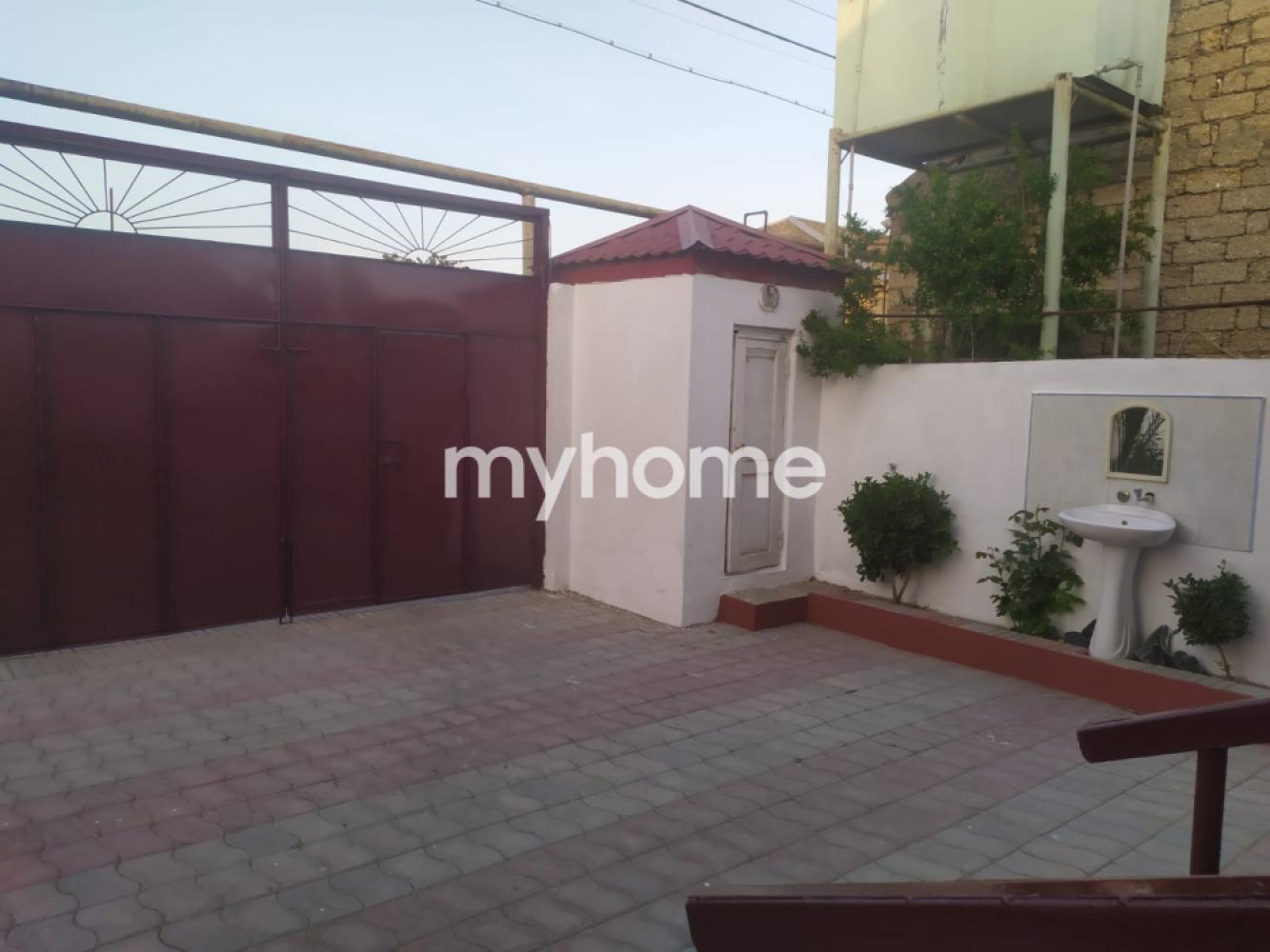 Buzovna qəsəbəsində 200m² həyət evi satılır Buzovna qəsəbəsində 200m² həyət evi satılır