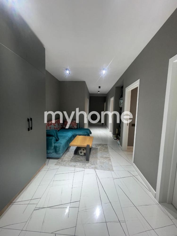 Yeni Günəşli qəsəbəsində 131m² mənzil satılır Yeni Günəşli qəsəbəsində 131m² mənzil satılır
