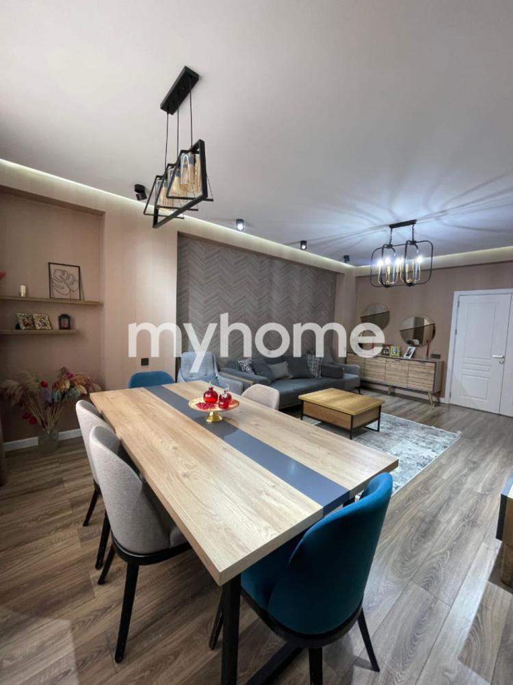 Yeni Günəşli qəsəbəsi 131m² mənzil satılır