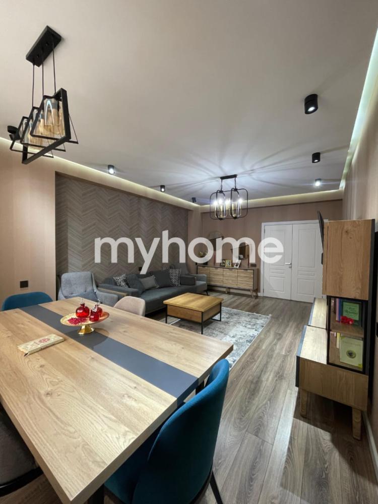 Yeni Günəşli qəsəbəsi 131m² mənzil satılır