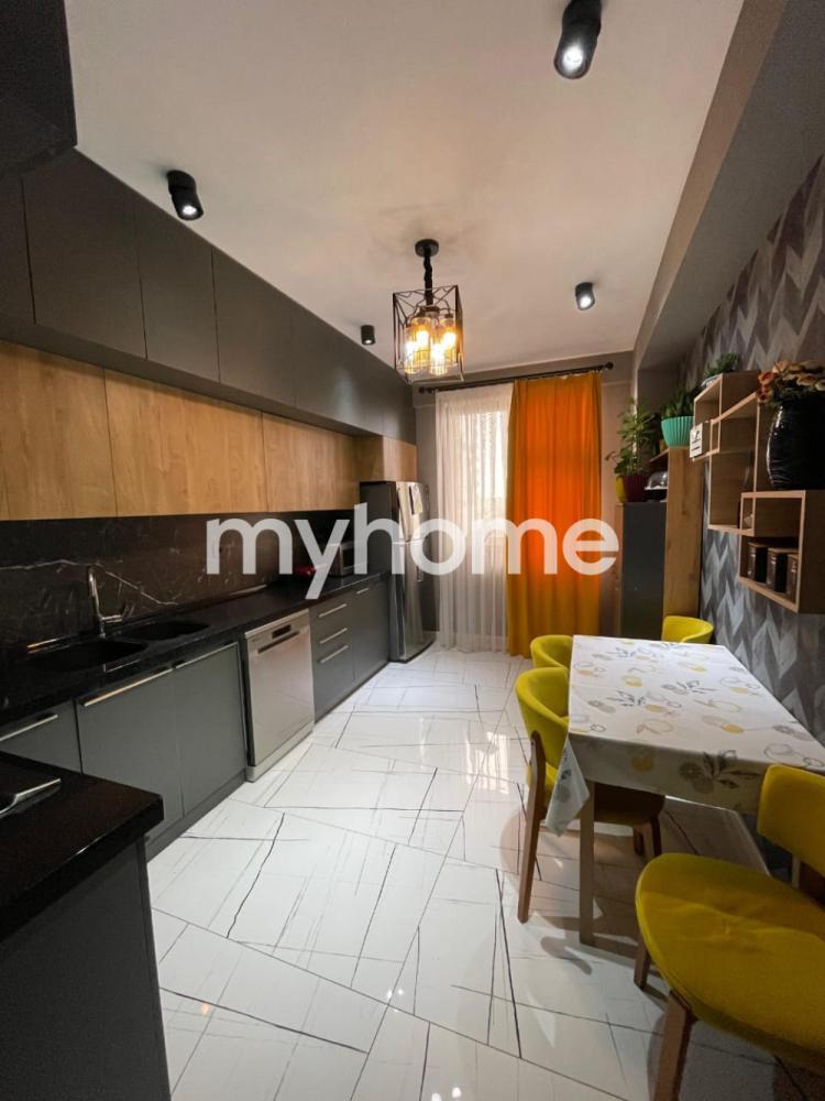 Yeni Günəşli qəsəbəsində 131m² mənzil satılır Yeni Günəşli qəsəbəsində 131m² mənzil satılır