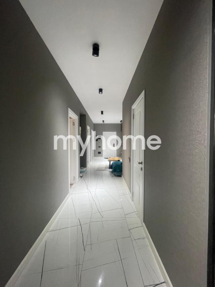 Yeni Günəşli qəsəbəsində 131m² mənzil satılır Yeni Günəşli qəsəbəsində 131m² mənzil satılır