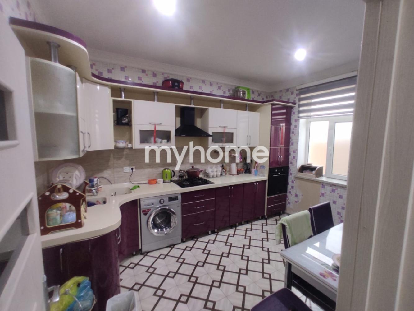 Buzovna qəsəbəsi 165m² həyət evi satılır