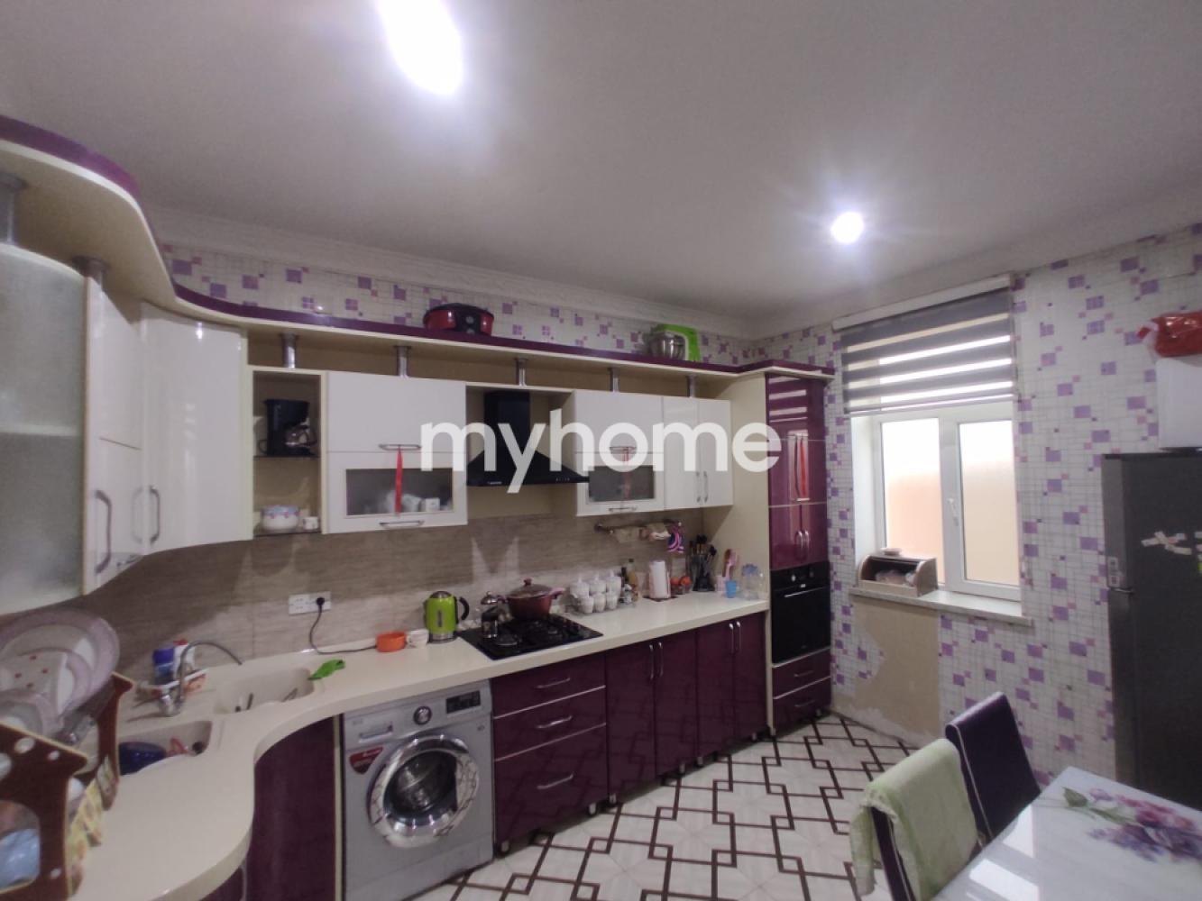 Buzovna qəsəbəsi 165m² həyət evi satılır