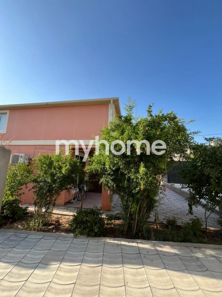 Buzovna qəsəbəsində 165m² həyət evi satılır Buzovna qəsəbəsində 165m² həyət evi satılır