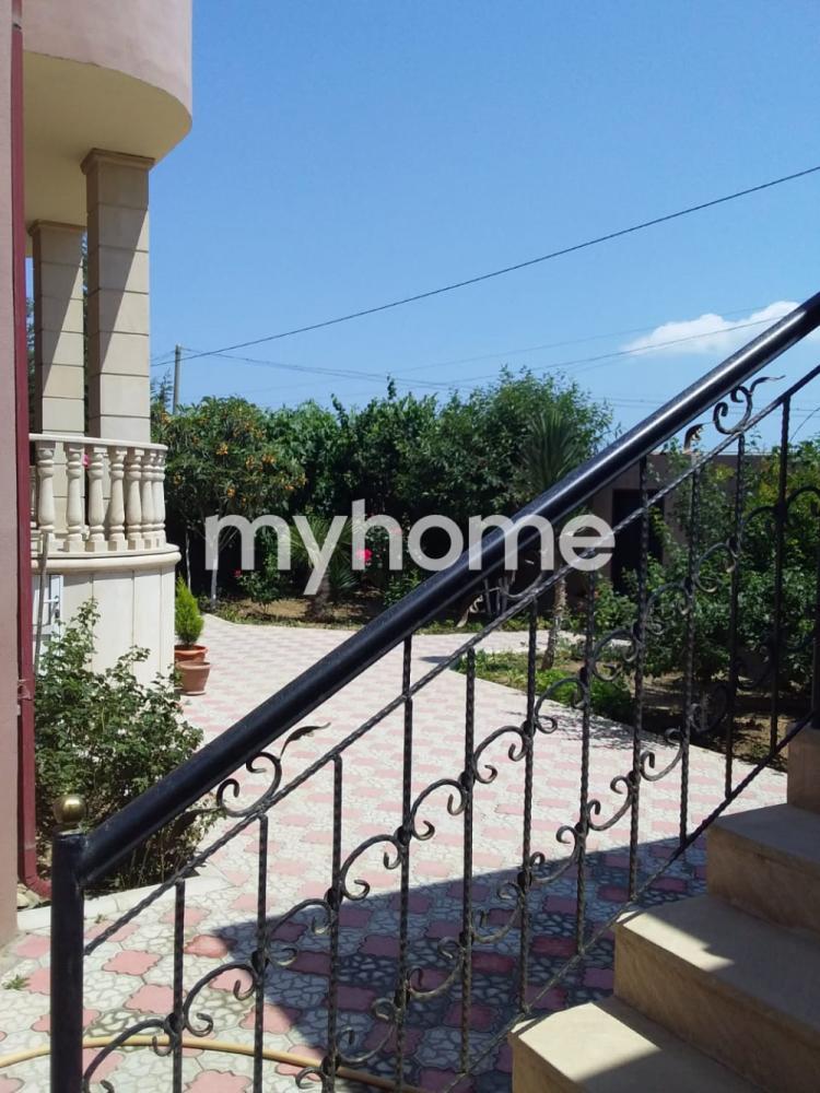 Mehdiabad qəsəbəsində 270m² həyət evi satılır Mehdiabad qəsəbəsində 270m² həyət evi satılır