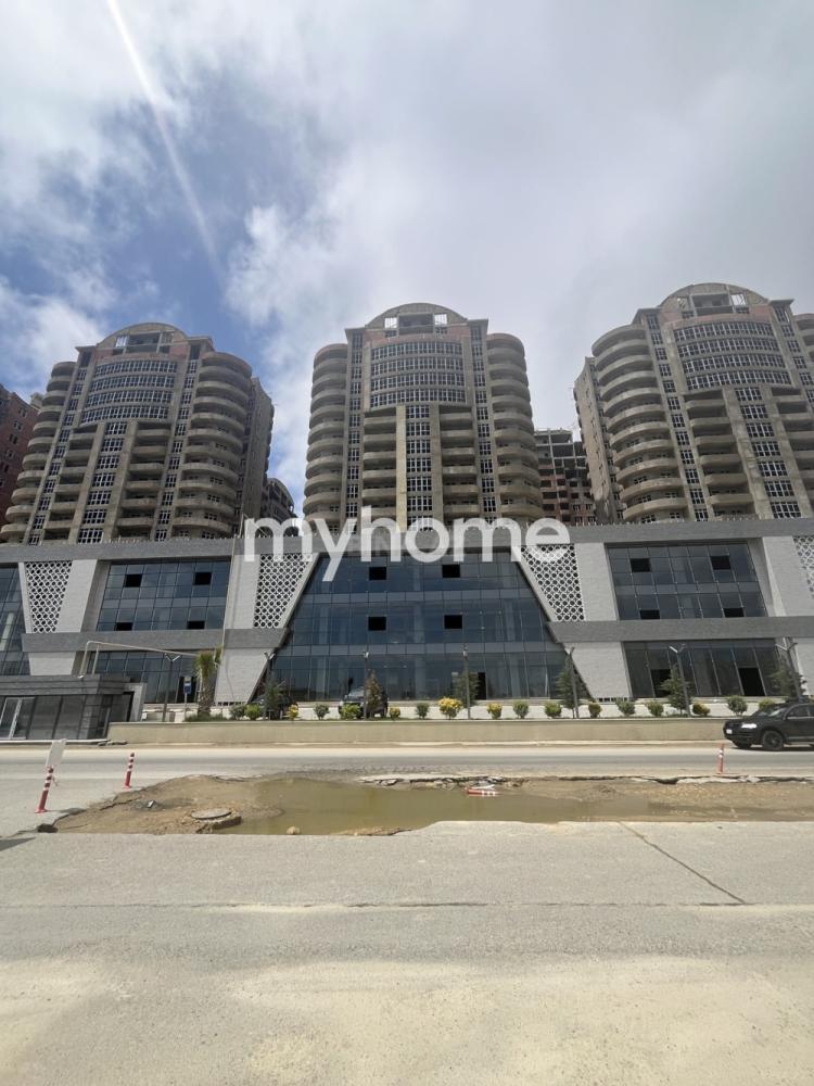 Lökbatan qəsəbəsi 78m² mənzil satılır