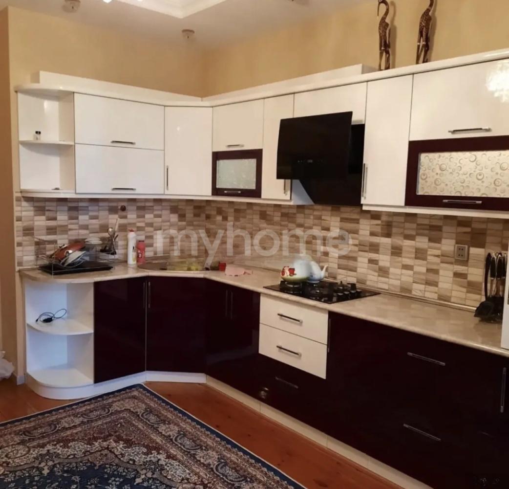 Bakı şəhəri 100m² mənzil kirayə verilir