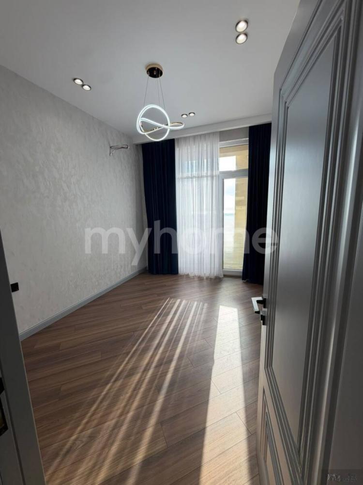 Bakı şəhəri 80m² mənzil satılır