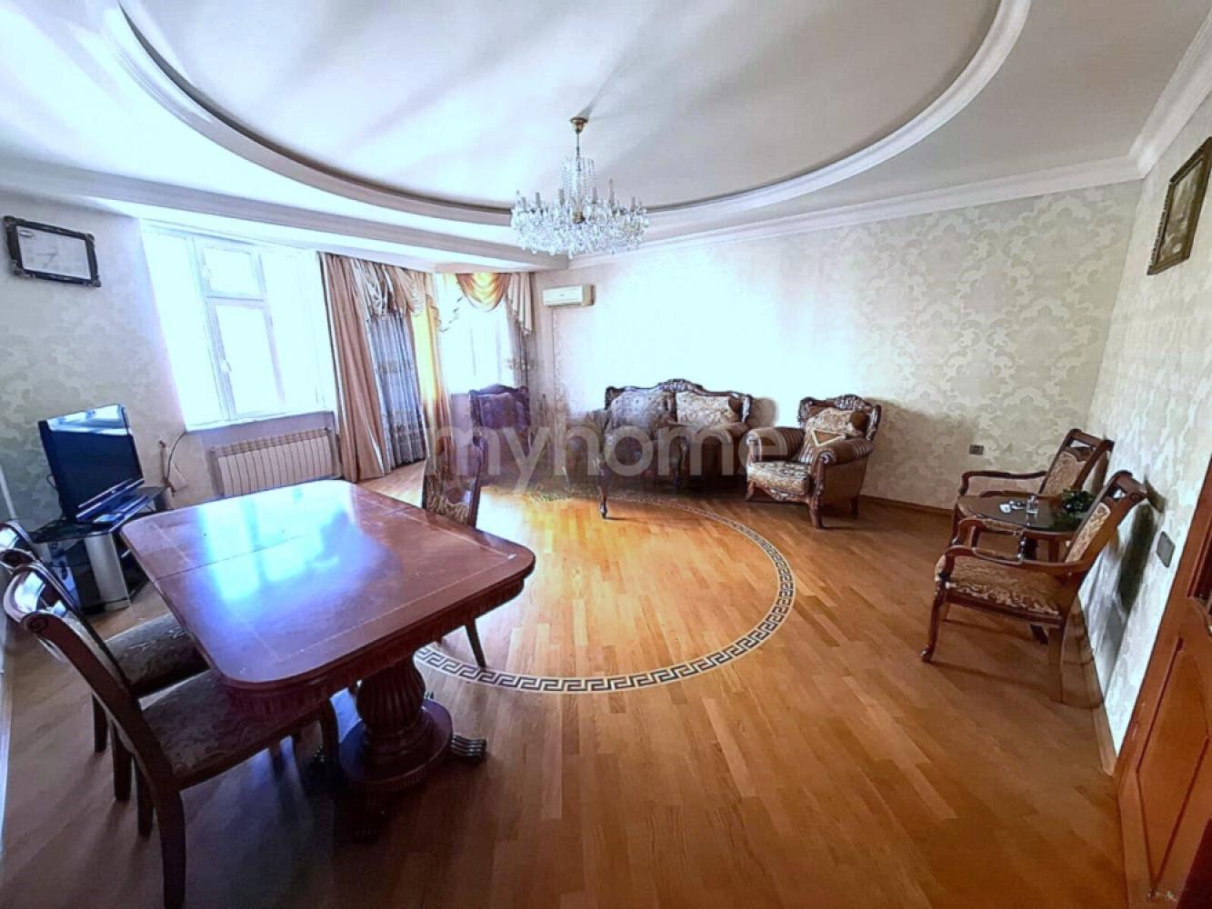 Bakı şəhəri 150m² mənzil satılır
