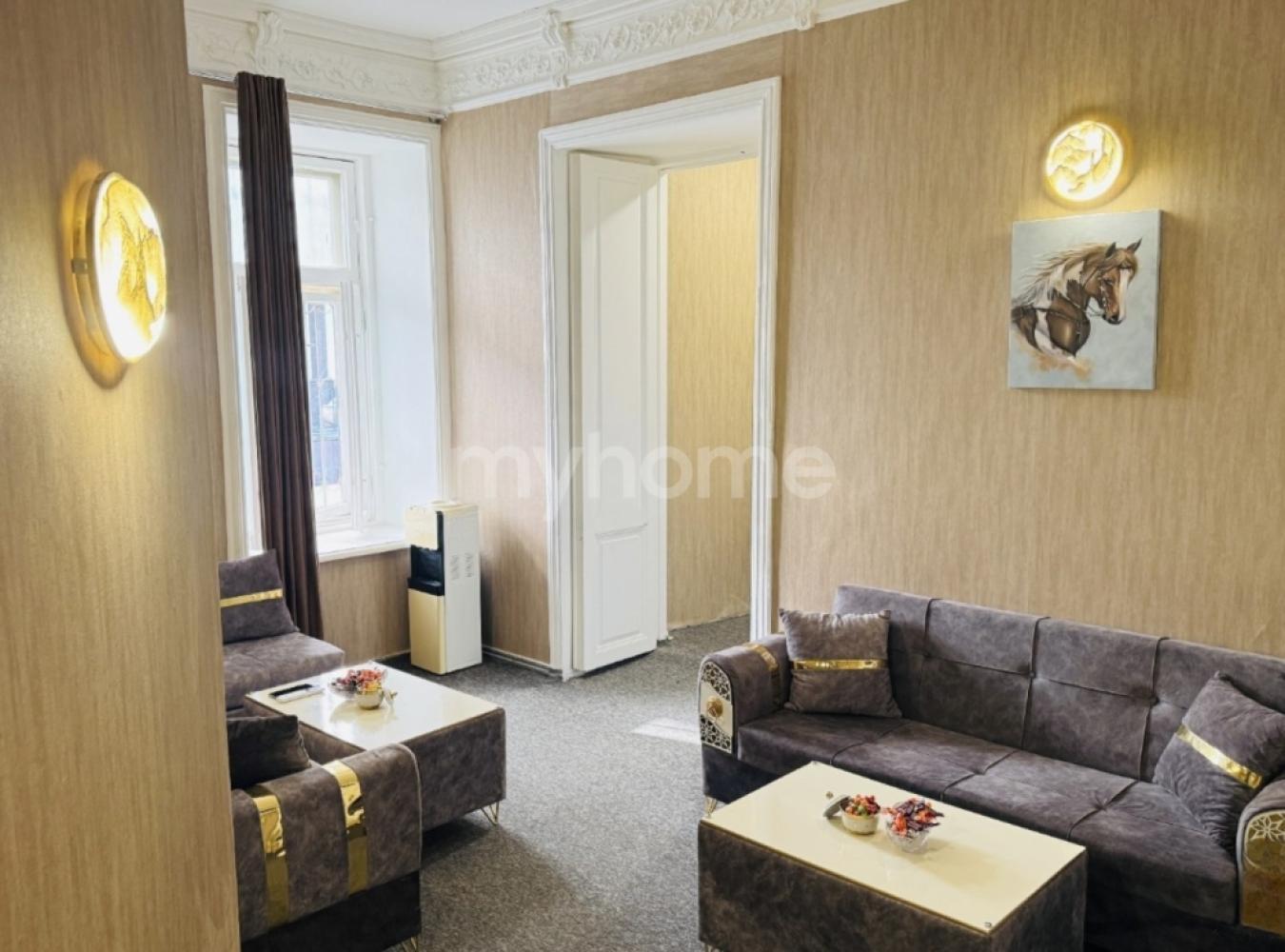 Bakı şəhəri 10m² mənzil kirayə verilir