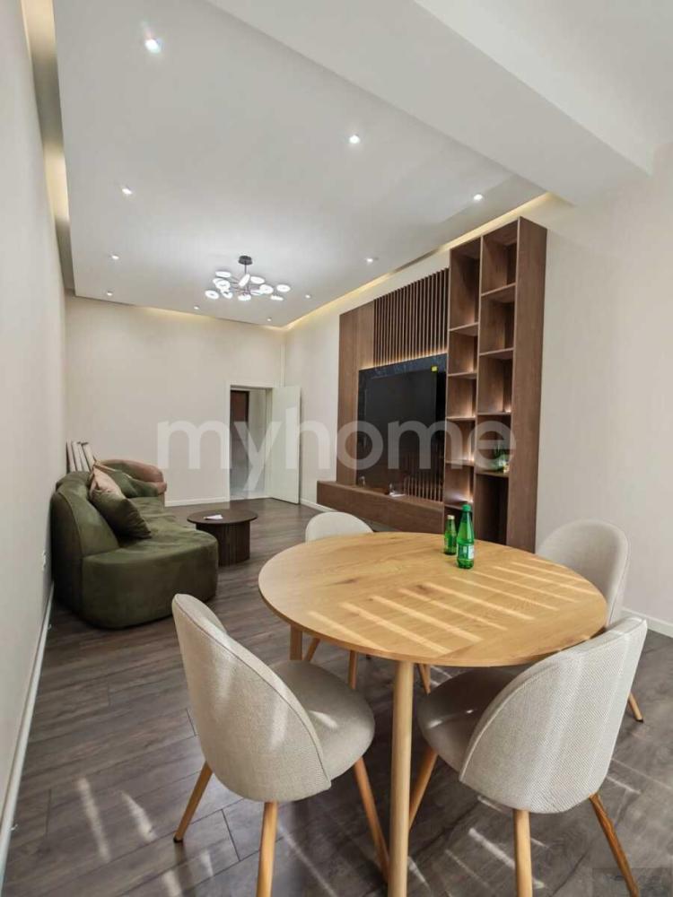 28 May qəsəbəsi 72m² mənzil kirayə verilir