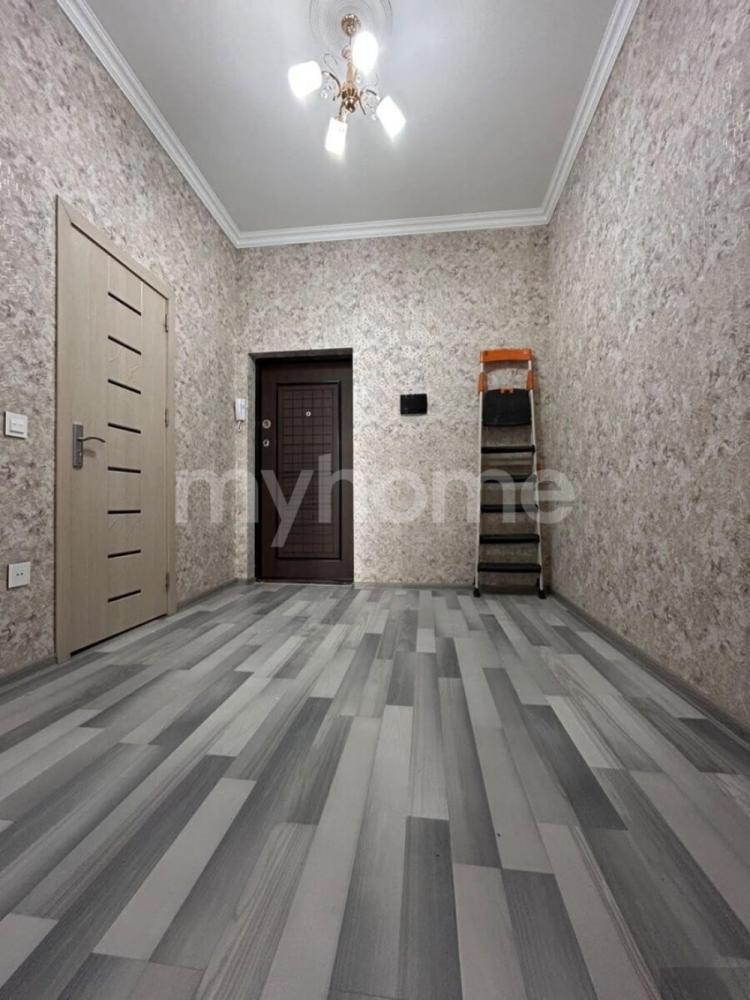 Saray qəsəbəsi 58m² mənzil satılır
