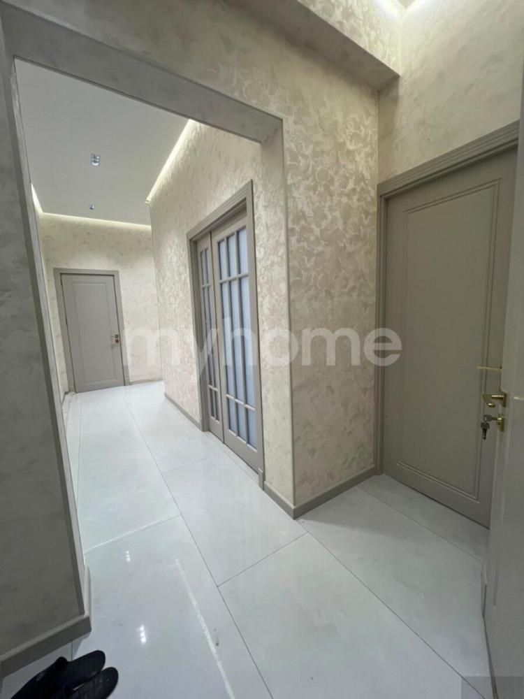 Bakı şəhəri 90m² mənzil kirayə verilir