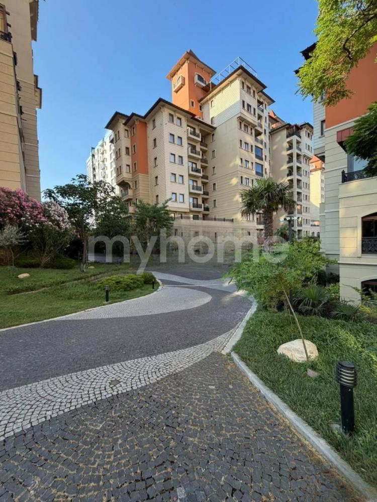 Bakı şəhəri 130m² mənzil kirayə verilir