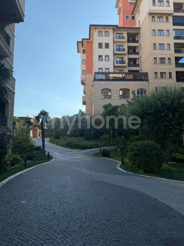 Bakı şəhəri 130m² mənzil kirayə verilir