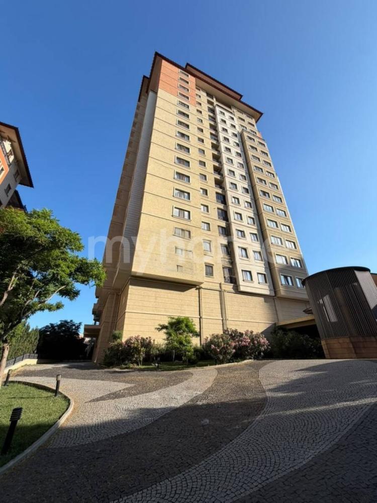 Bakı şəhəri 130m² mənzil kirayə verilir