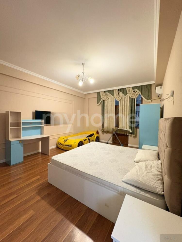 Bakı şəhəri 105m² mənzil kirayə verilir