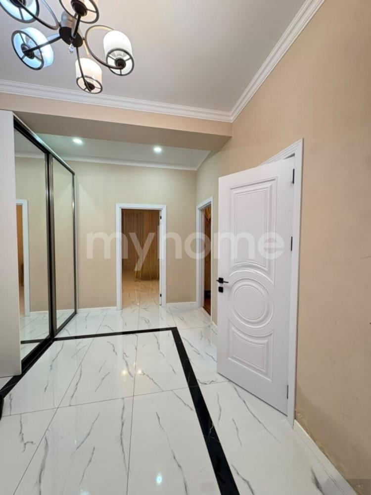 Bakı şəhəri 105m² mənzil kirayə verilir