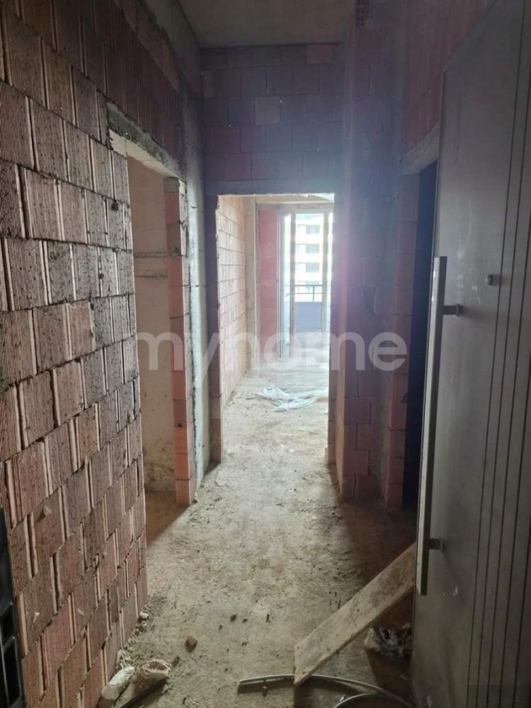 Binəqədi qəsəbəsi 73m² mənzil satılır