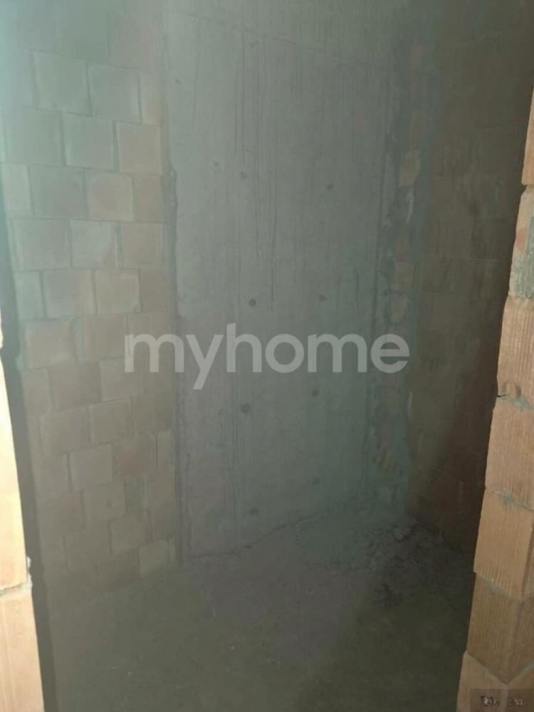 Binəqədi qəsəbəsi 73m² mənzil satılır