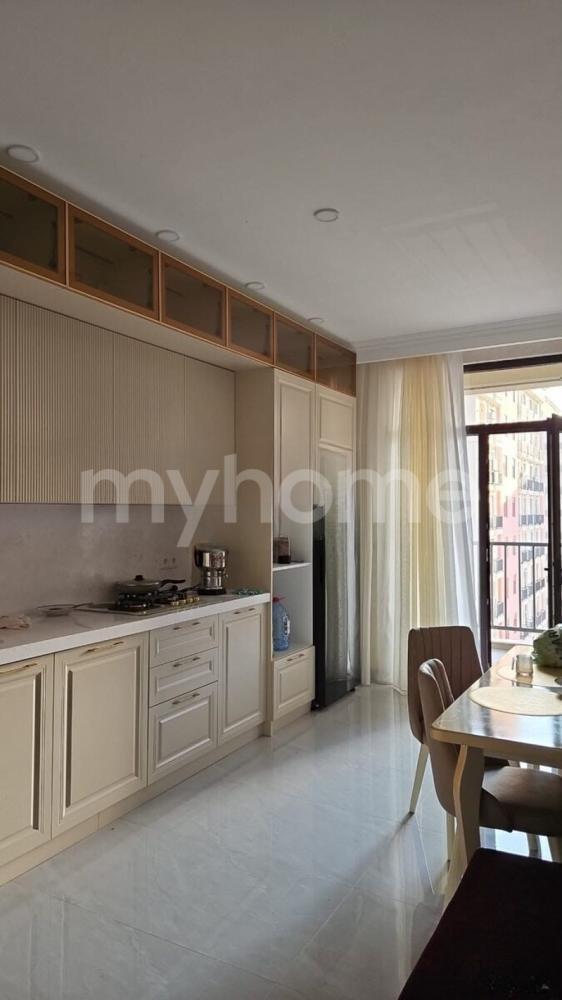 Bakı şəhəri 70m² mənzil kirayə verilir