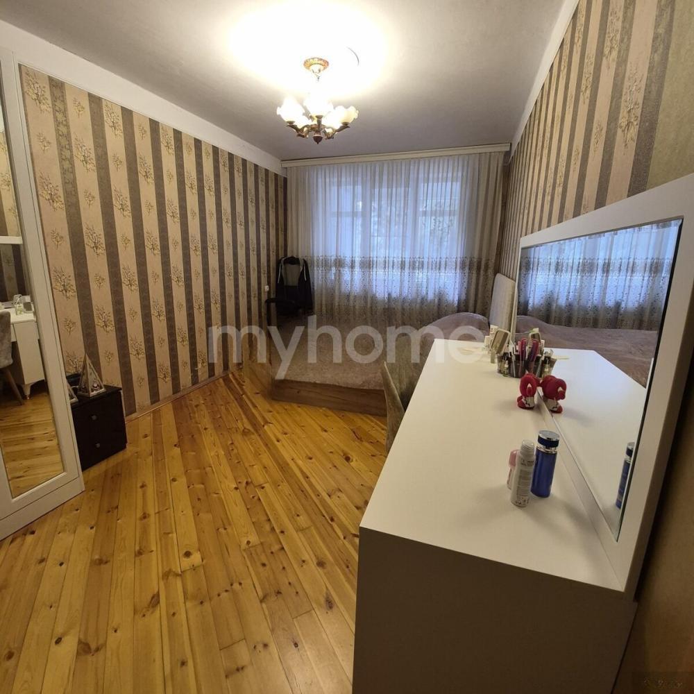 Sumqayıt şəhəri 94m² mənzil satılır