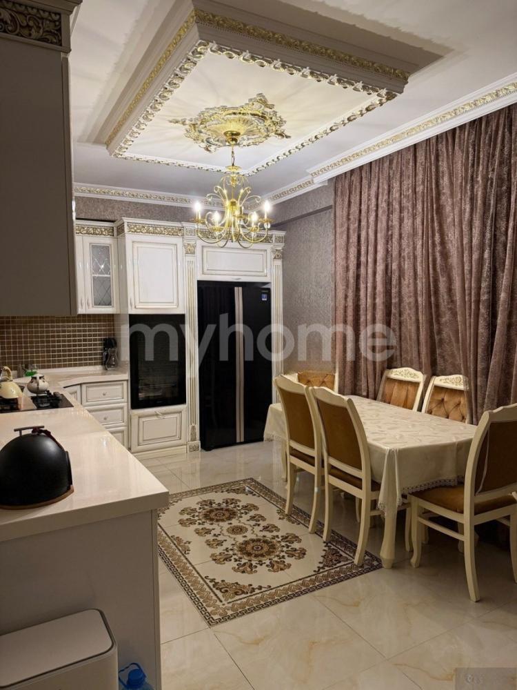 Yeni Yasamal qəsəbəsi 128m² mənzil satılır