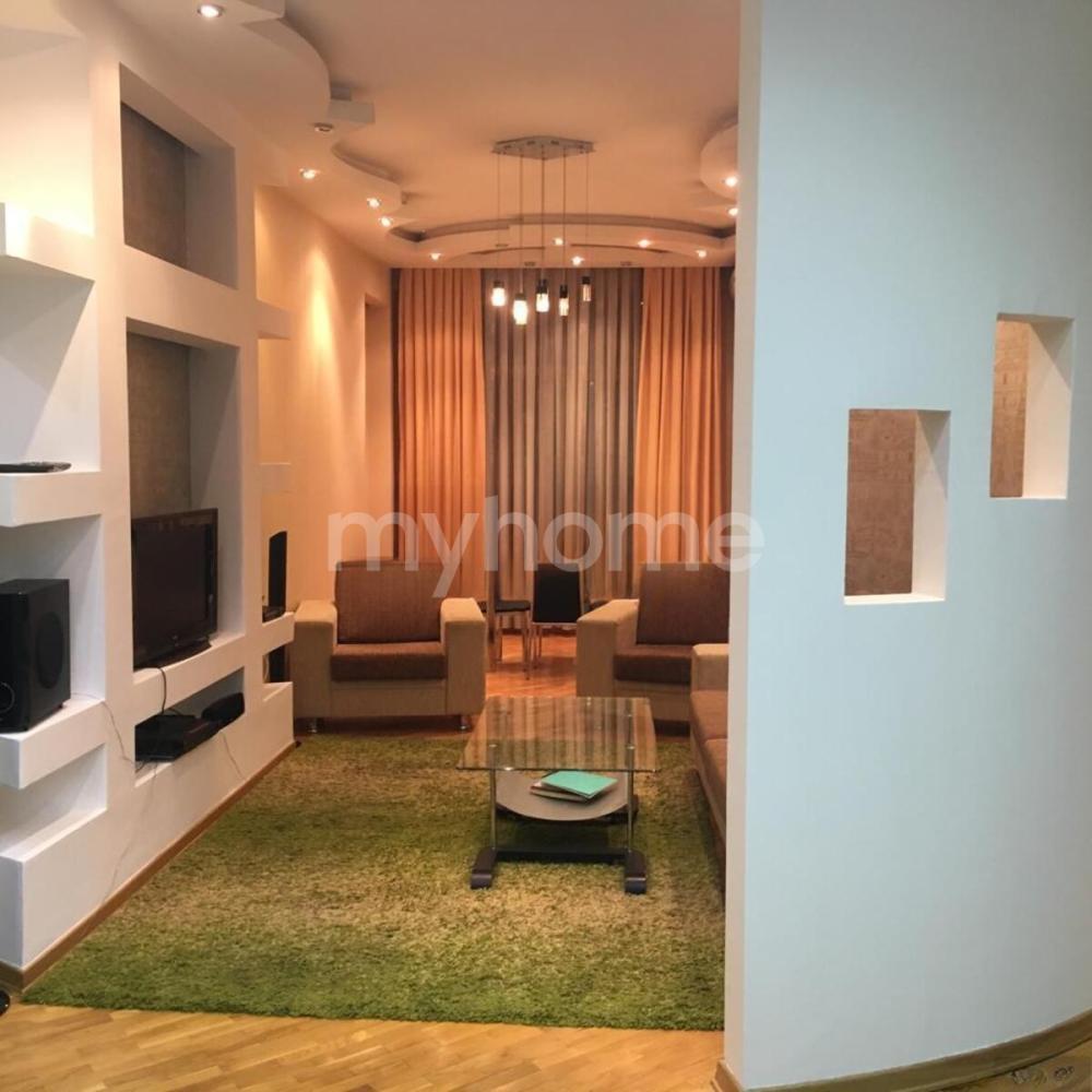 28 May qəsəbəsi 70m² mənzil kirayə verilir