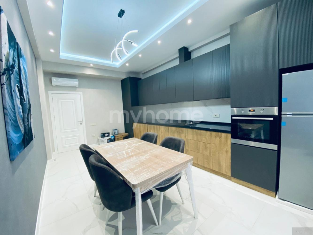 Yasamal qəsəbəsi 110m² mənzil kirayə verilir