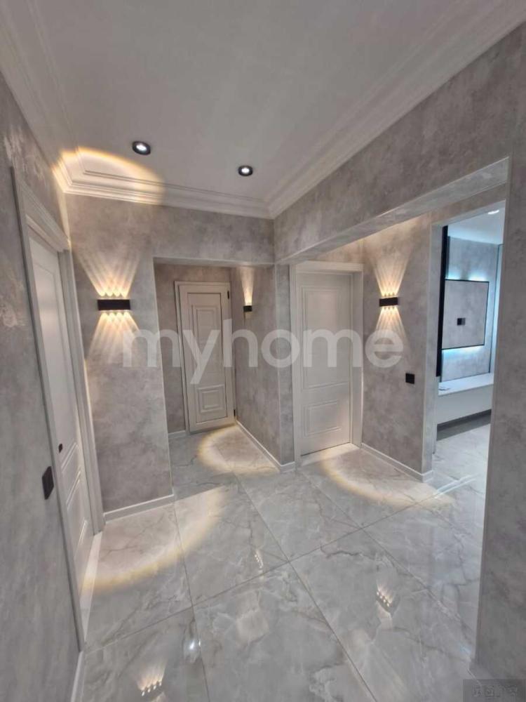 Bakı şəhəri 80m² mənzil satılır