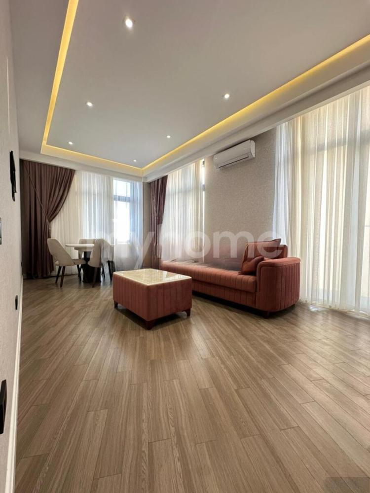 Bakı şəhəri 100m² mənzil kirayə verilir