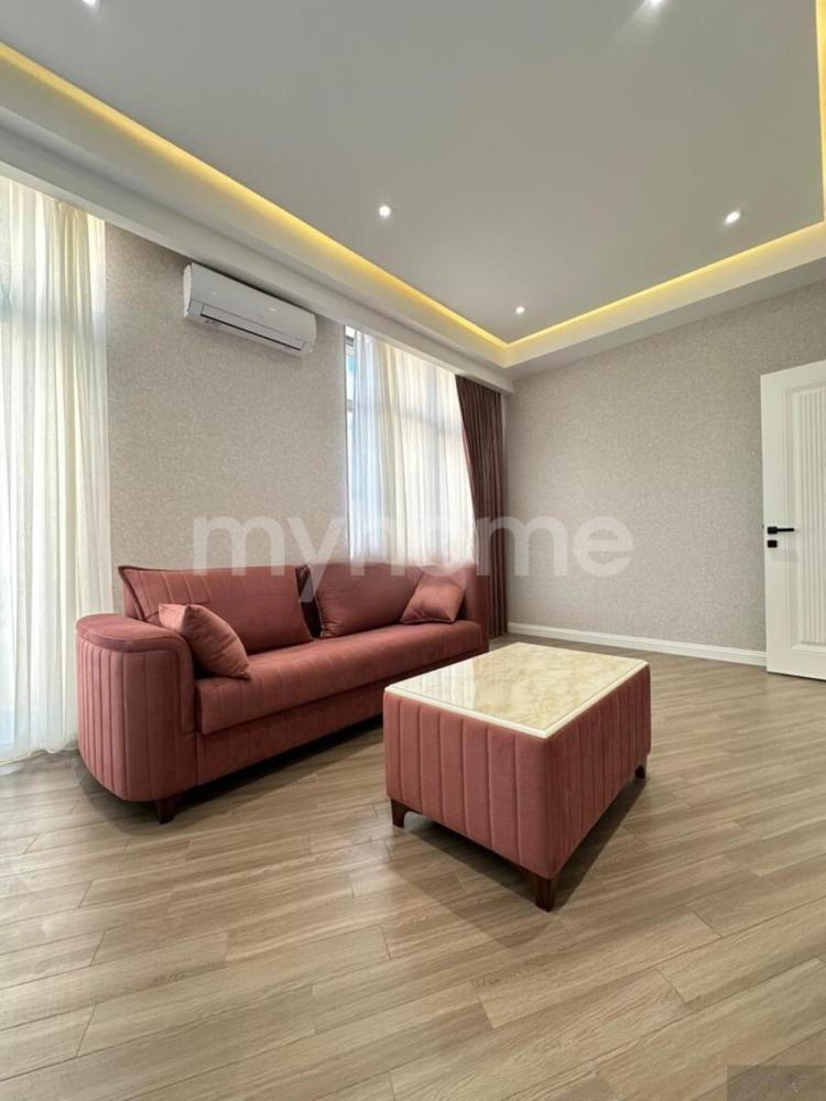 Bakı şəhəri 100m² mənzil kirayə verilir