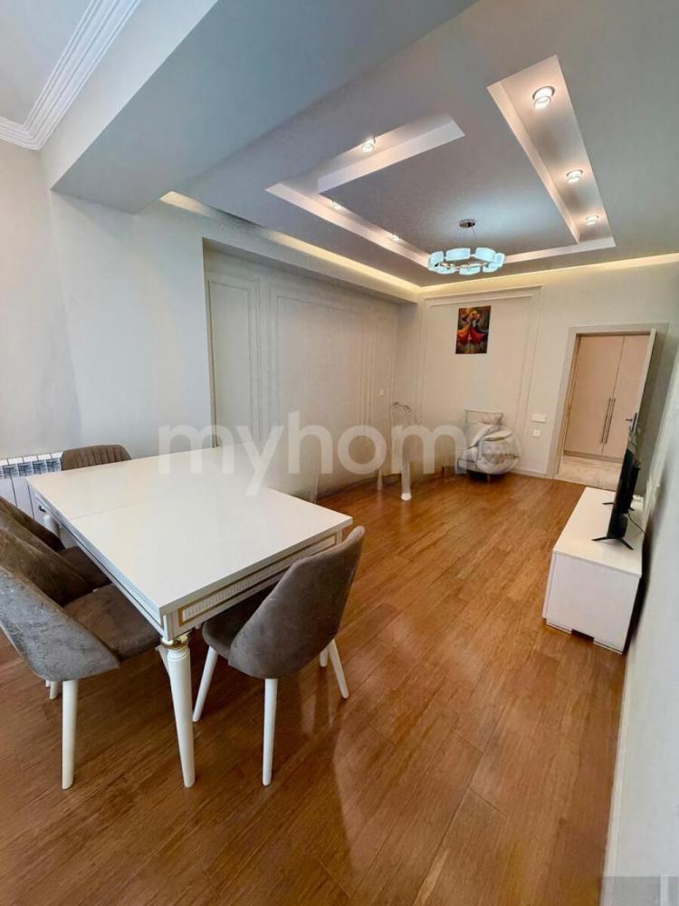 Bakı şəhəri 100m² mənzil kirayə verilir