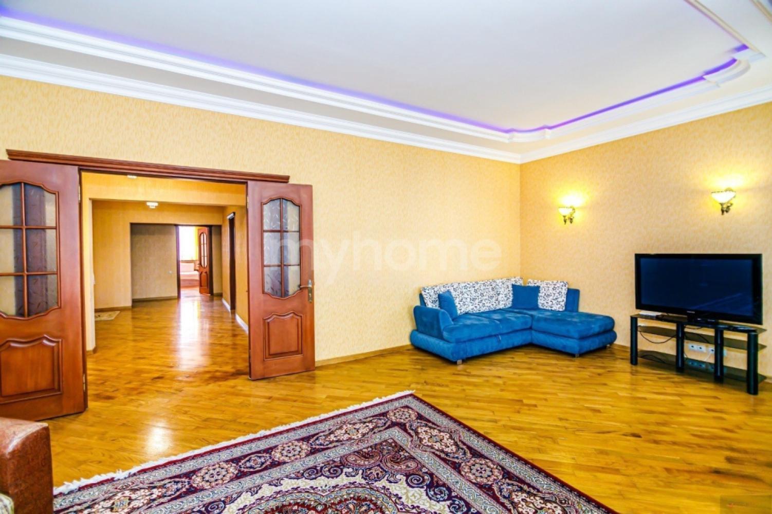 28 May qəsəbəsi 160m² mənzil kirayə verilir