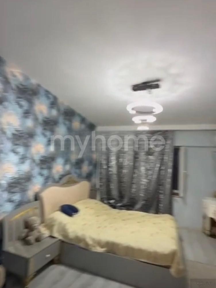Saray qəsəbəsi 62m² mənzil satılır