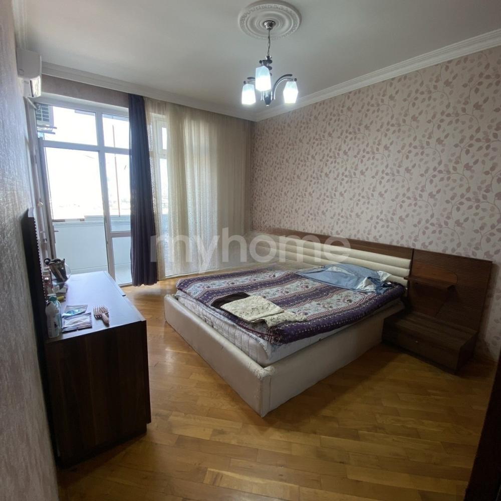 Bakı şəhəri 92m² mənzil kirayə verilir