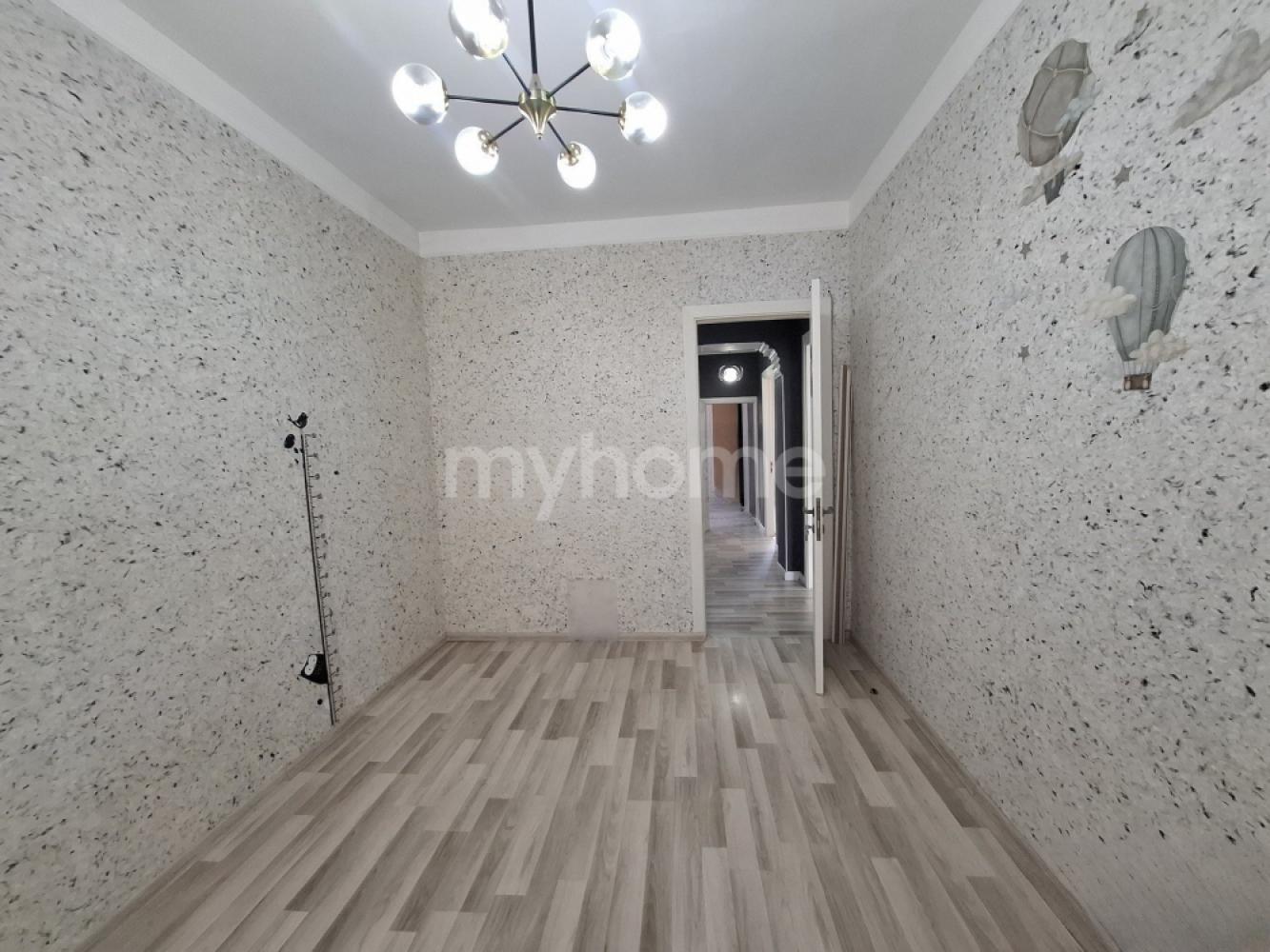 Bakı şəhəri 80m² mənzil satılır